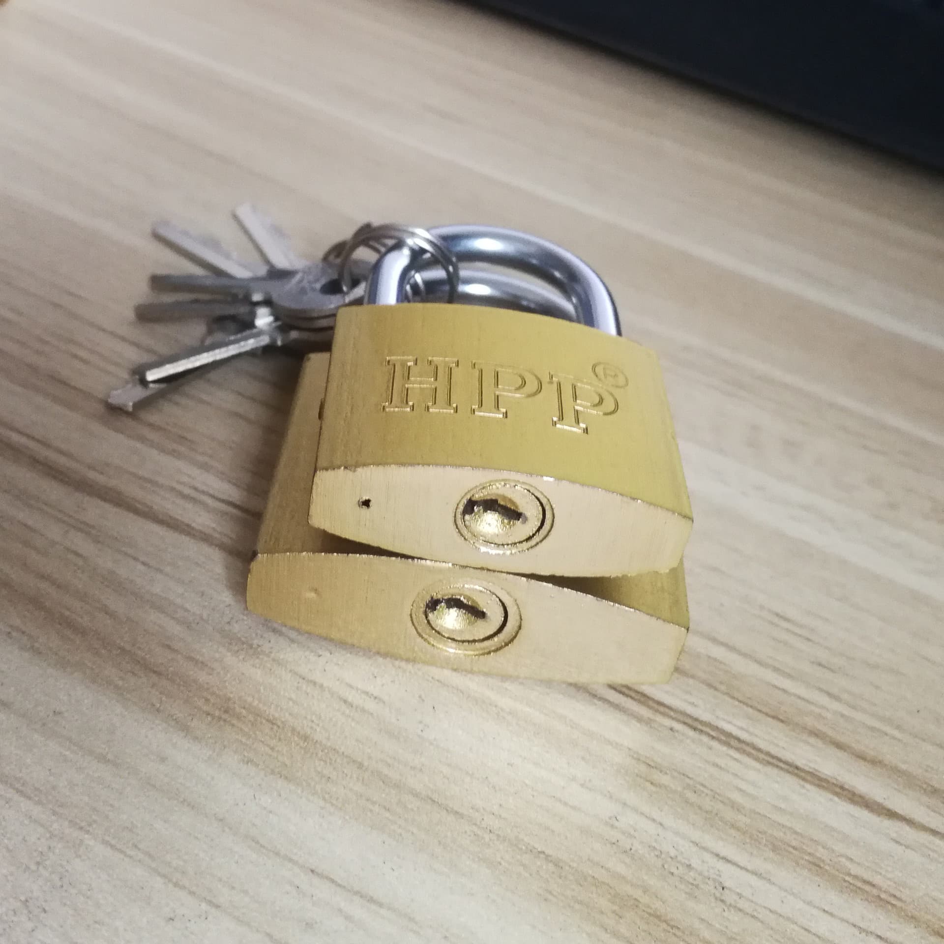 Pujiang anti-theft single-opening padlock, one-key openable, multi-lock, small lock, through-open lock, lock core lock, household door lock 2