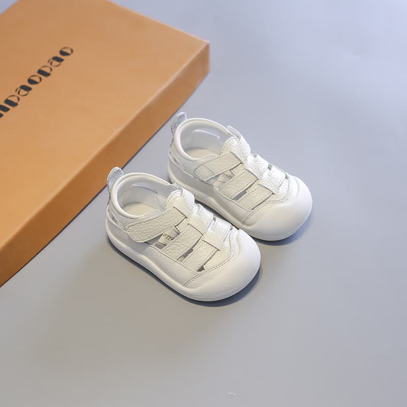 Children's non-slip sandals for early age with velcro, spring 2026 collection, genuine leather, closed toe, soft sole