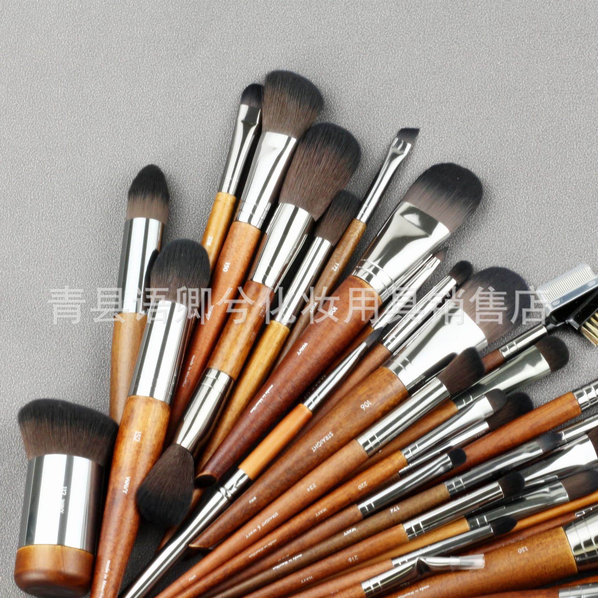 Loose powder, face blush, foundation, highlighter, concealer brush, makeup primer 3