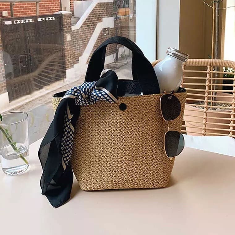 2026 new woven bag, vacation beach photo export straw bag, contrasting pastoral style picnic portable basket