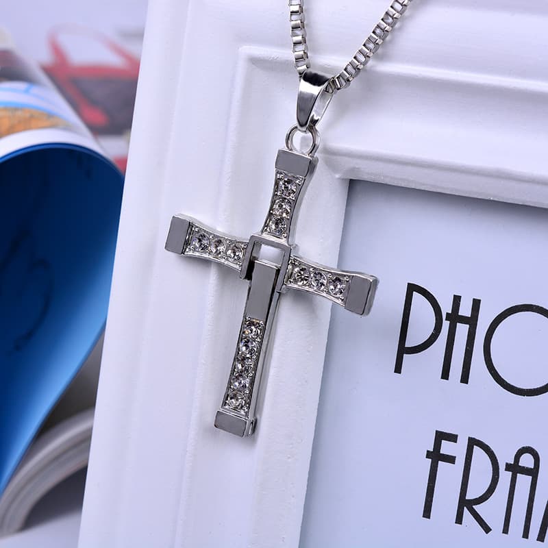 Necklace wholesale cross shelf European and American necklace alloy speed and passion 8 cross shelf necklace crossing diamond 4