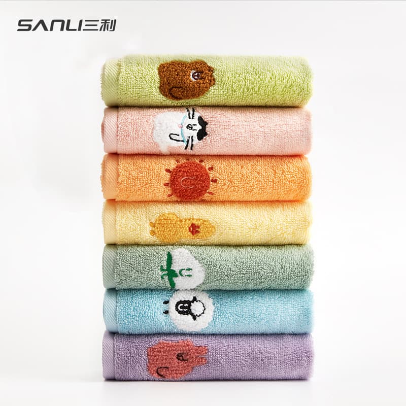 Towel, cotton baby hygiene product for face washing, children's eating bib, with embroidery 1