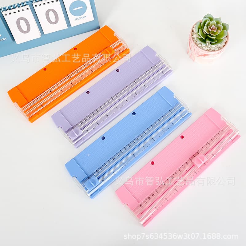 A4 cutting knife cutting knife Small mini students conveniently folding photo cutter A4 paper cutter 1