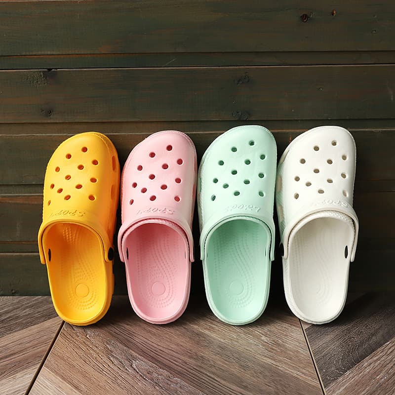 Summer beach footwear, Crocs-style slippers, sandals, 2023, suitable for outdoor wear, large rounded toe, closed toe