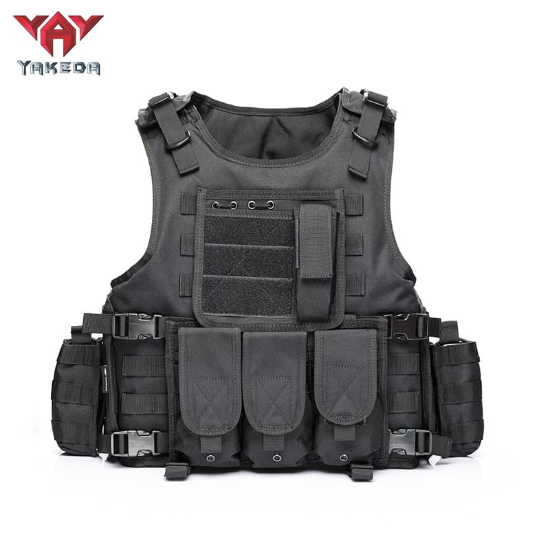 Universal tactics travel vest, equipment 1