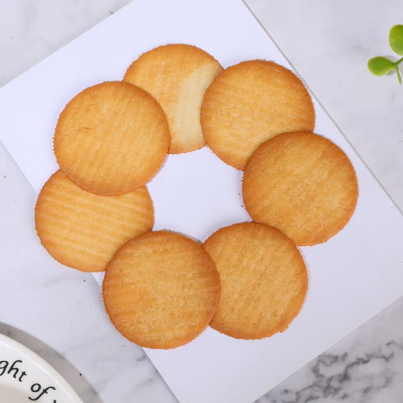 A variety of flavors small packaging thin crispy cookies wholesale office casual snack chicken sauce flavor thin salty biscuits 3