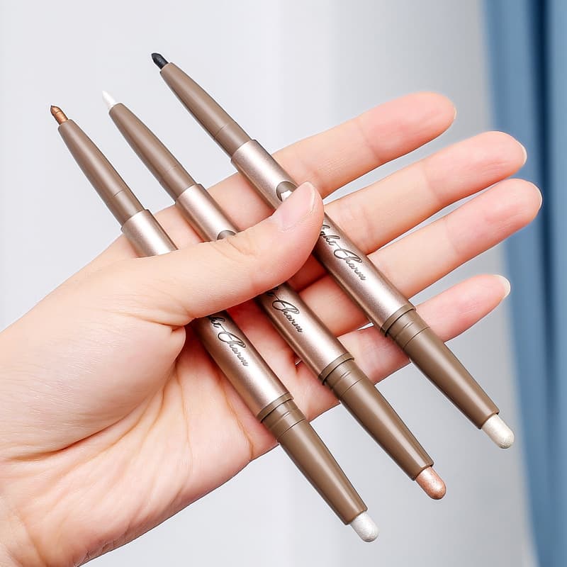 Two-Headed Eyeshadow Stick with Pearl Light Effect 4