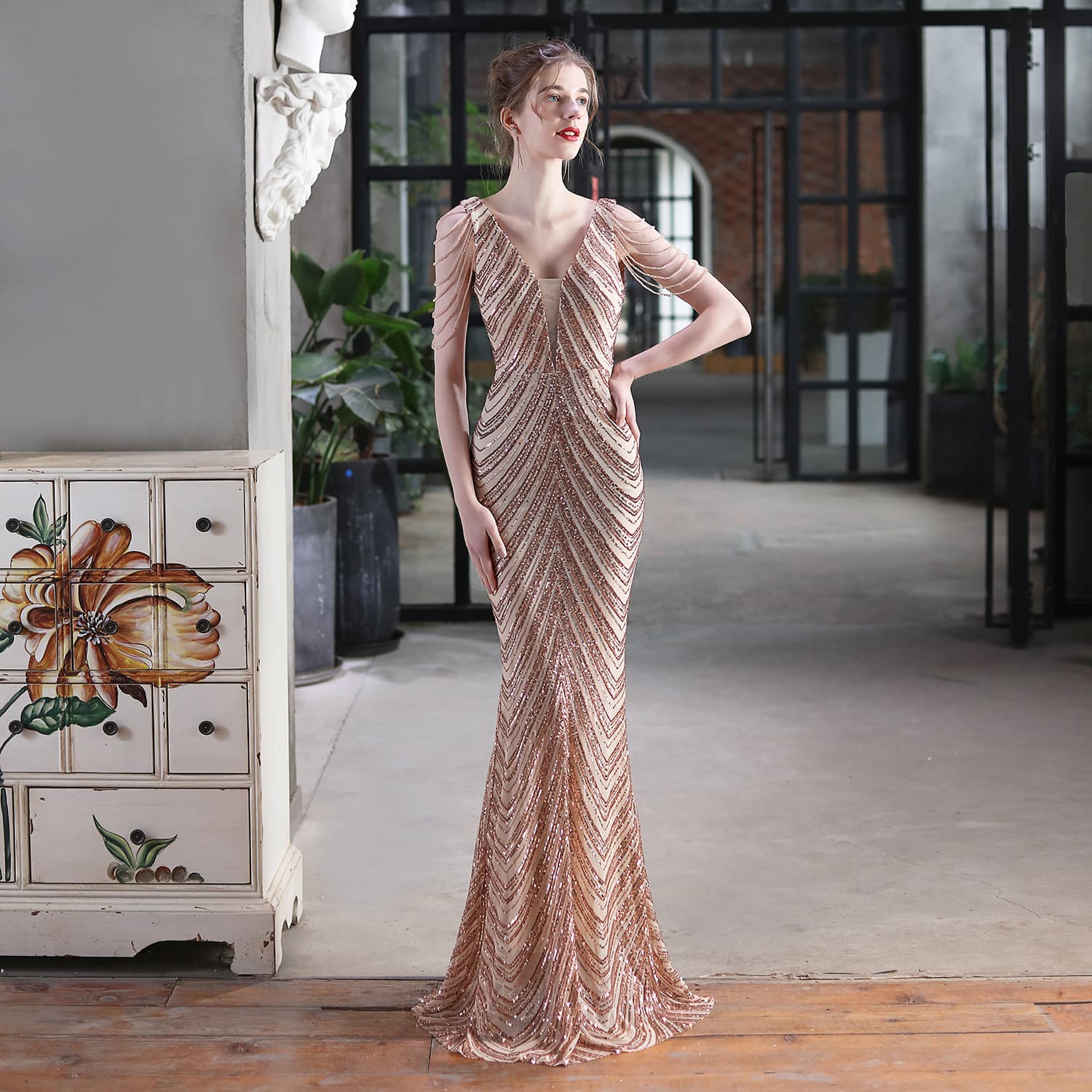 Car model, evening dress, 2021 years, new collection, "fish tail" cut, internet celebrity