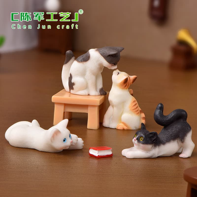 Micro landscape, creative cartoon cute resin decor, animal model with accessories, kitten