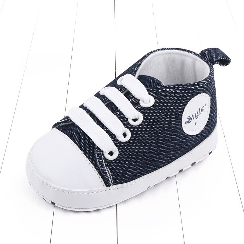 Casual children's sneakers with shoelaces for early age 5
