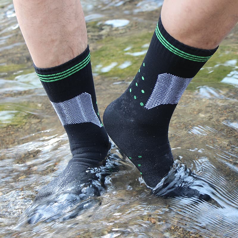 Waterproof and breathable socks Spot Middle Long Tube Outdoor long foot riding skiing Awater hiking cold -proof warm socks waterproof socks 2