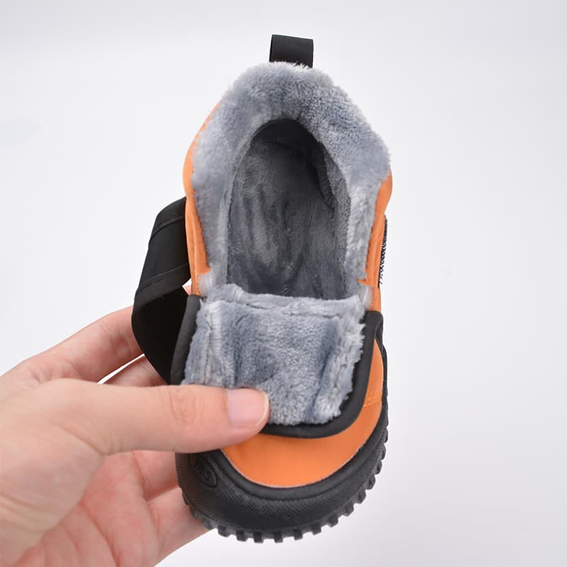 Keep warm children's demi-season sports insulated low boots with velcro for boys for leisure, soft sole 4