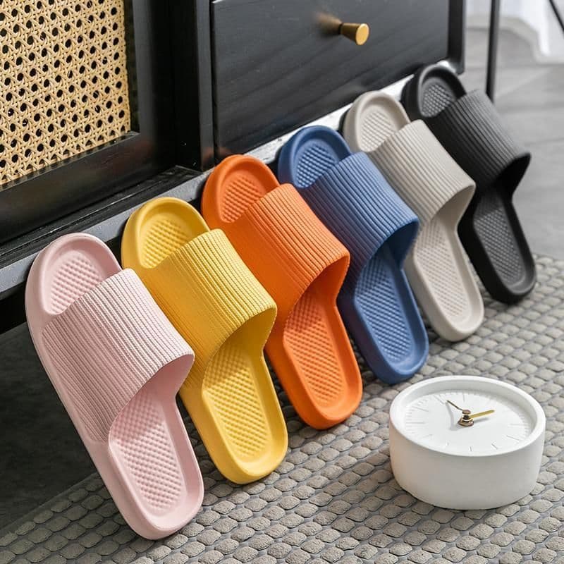 Wholesale slippers for women summer thick sole sandals silent soft sole indoor home drag men summer anti-slip household slippers 1