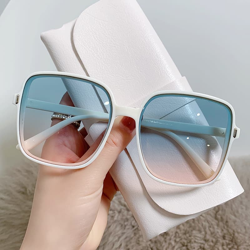 Square sunglasses, trend retro glasses solar-powered, gradient, UV protection 1