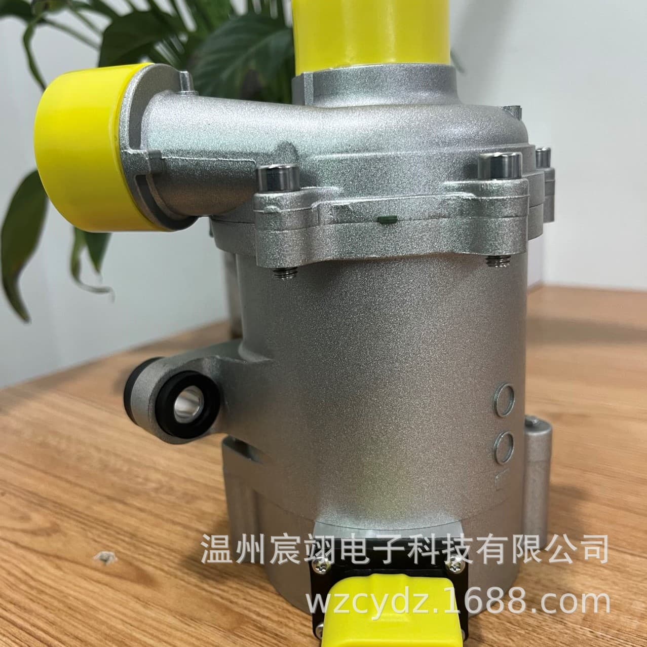 115175977151151760402711518635089 is suitable for BMW electronic water pump German universal 4
