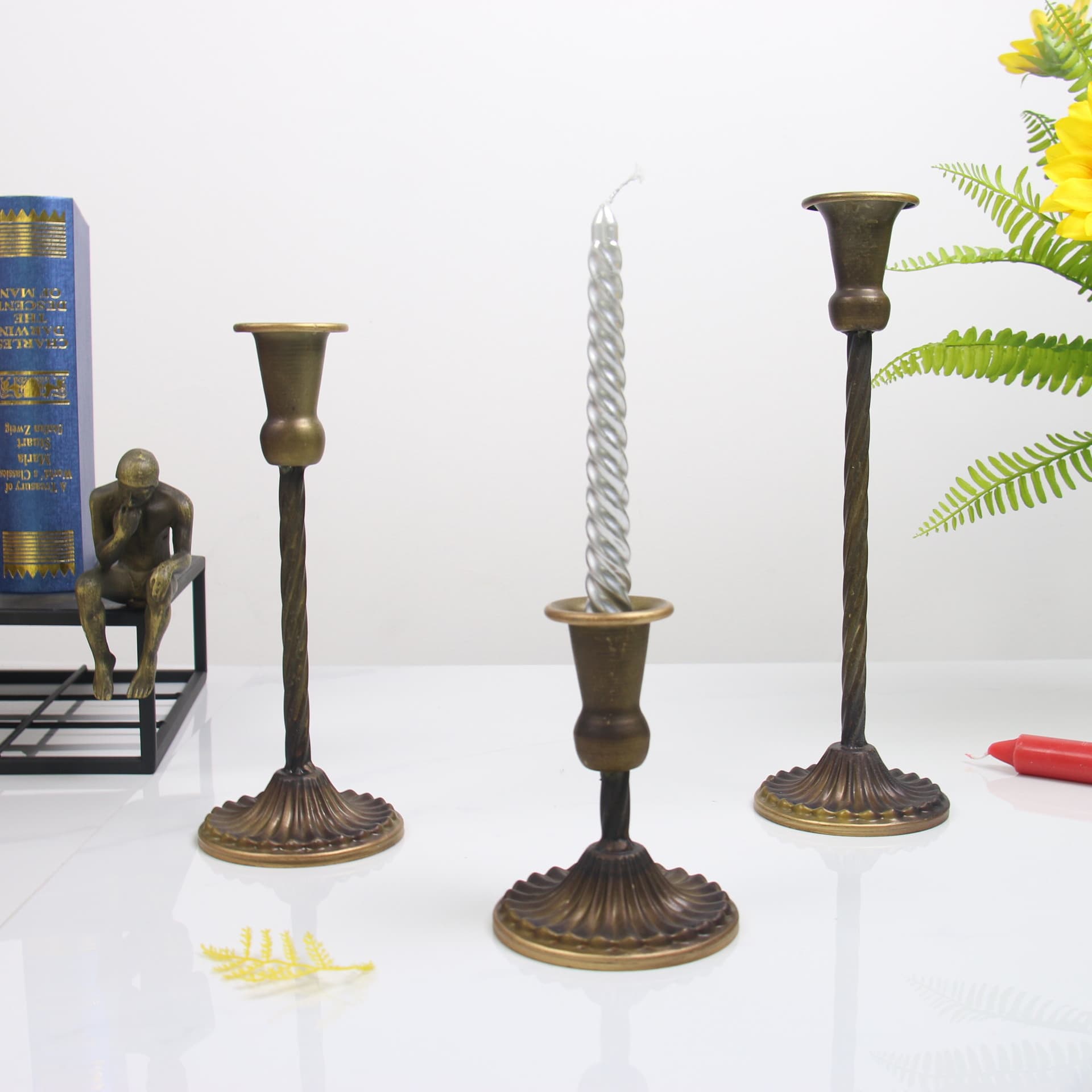 Metal candlestick ornaments ins style golden tall candle holder wedding decoration candle holder dining table center candle cup 3