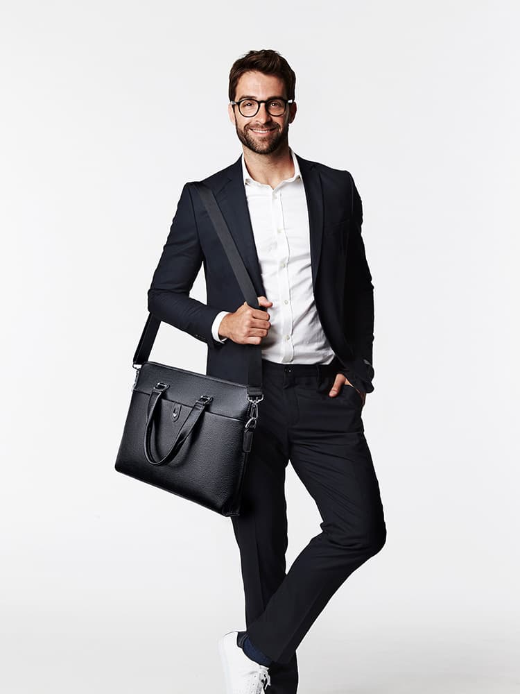 Bag for leisure, men's waterproof capacious laptop, genuine leather, business version 5
