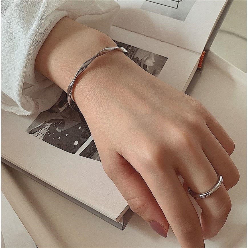 Brand bracelet, fashionable small design chain, simple and elegant design, high-quality style 2