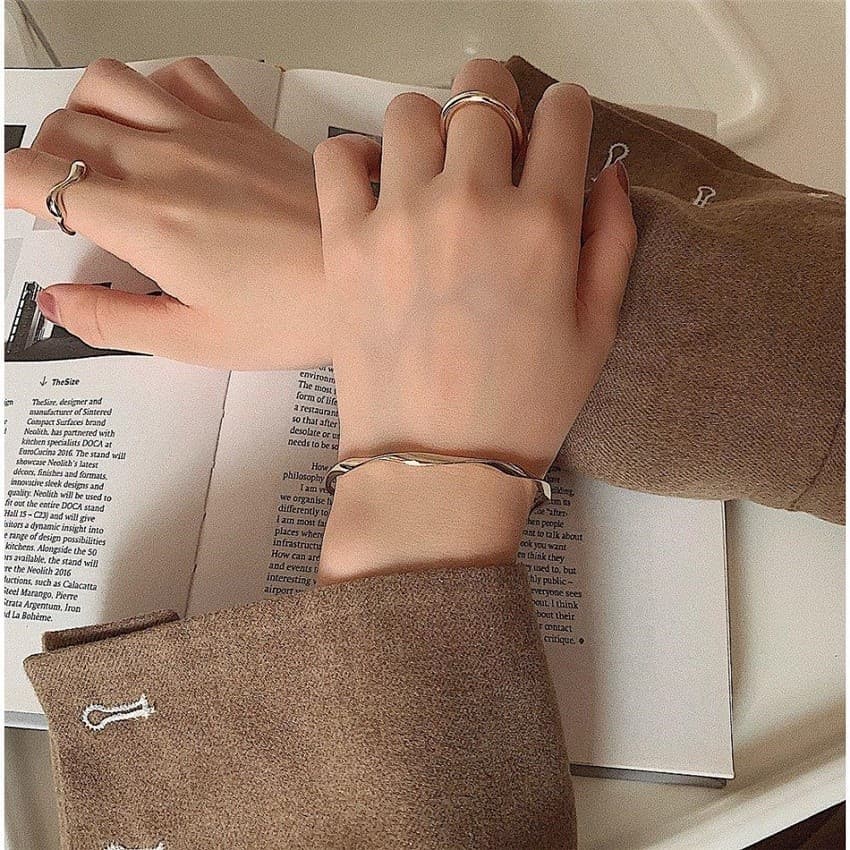 Brand bracelet, fashionable small design chain, simple and elegant design, high-quality style 5