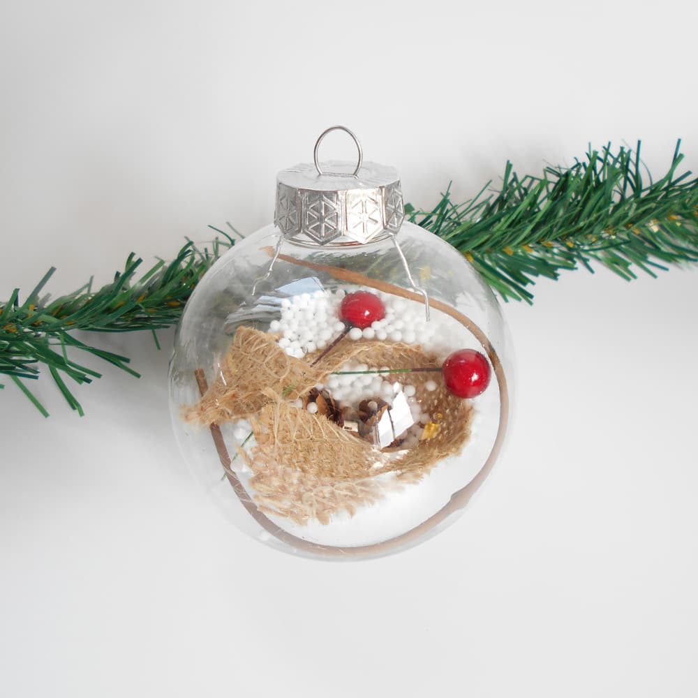 Cross-border best-selling 8CM transparent Christmas ball with built-in snow scene, plastic ball Christmas decoration with festive atmosphere 2