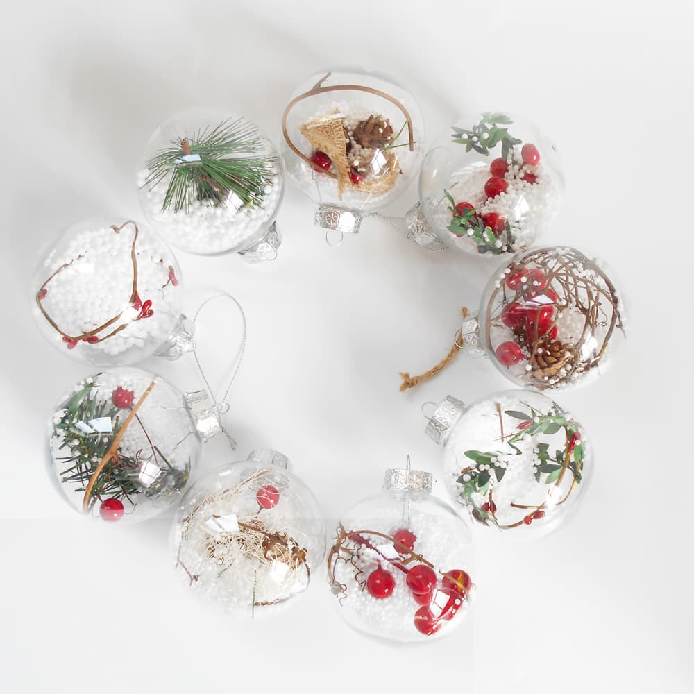 Cross-border best-selling 8CM transparent Christmas ball with built-in snow scene, plastic ball Christmas decoration with festive atmosphere 1