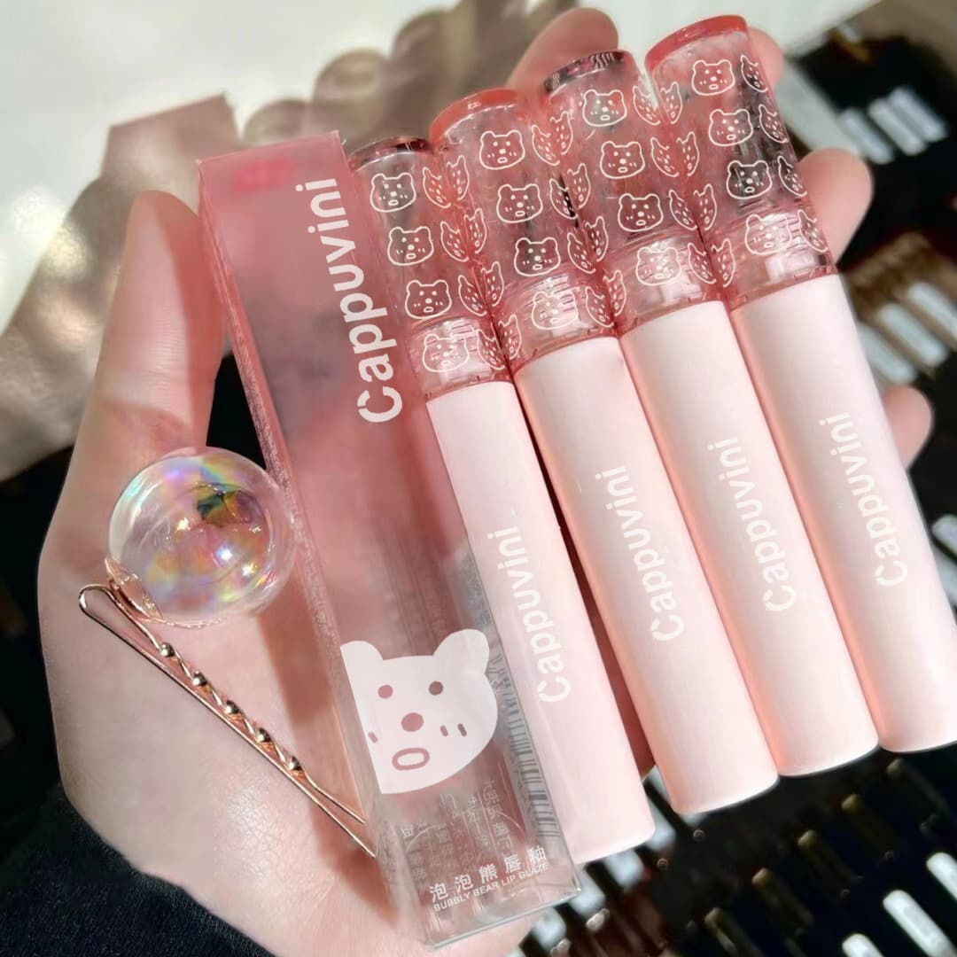 Lip gloss, glossy lipstick, mirror effect 3