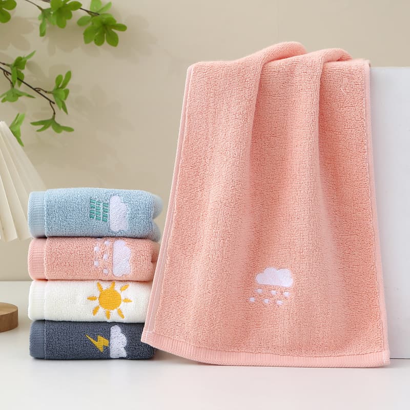 Cotton cartoon cute hairpins for kindergarten, children's wet wipes for face washing, towel, with little bears 2
