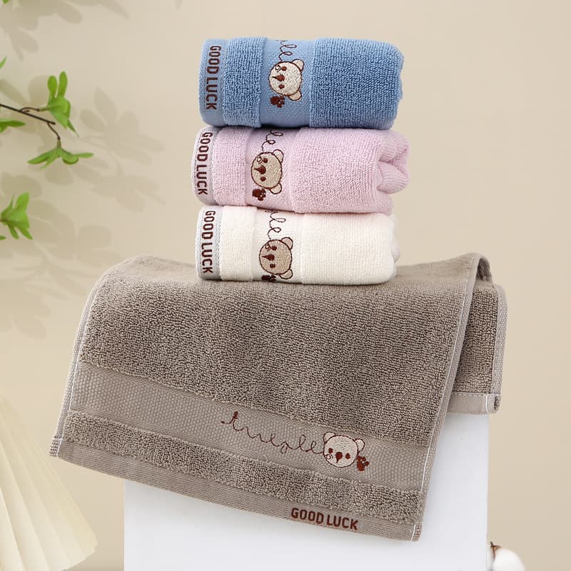 Cotton cartoon cute hairpins for kindergarten, children's wet wipes for face washing, towel, with little bears 1