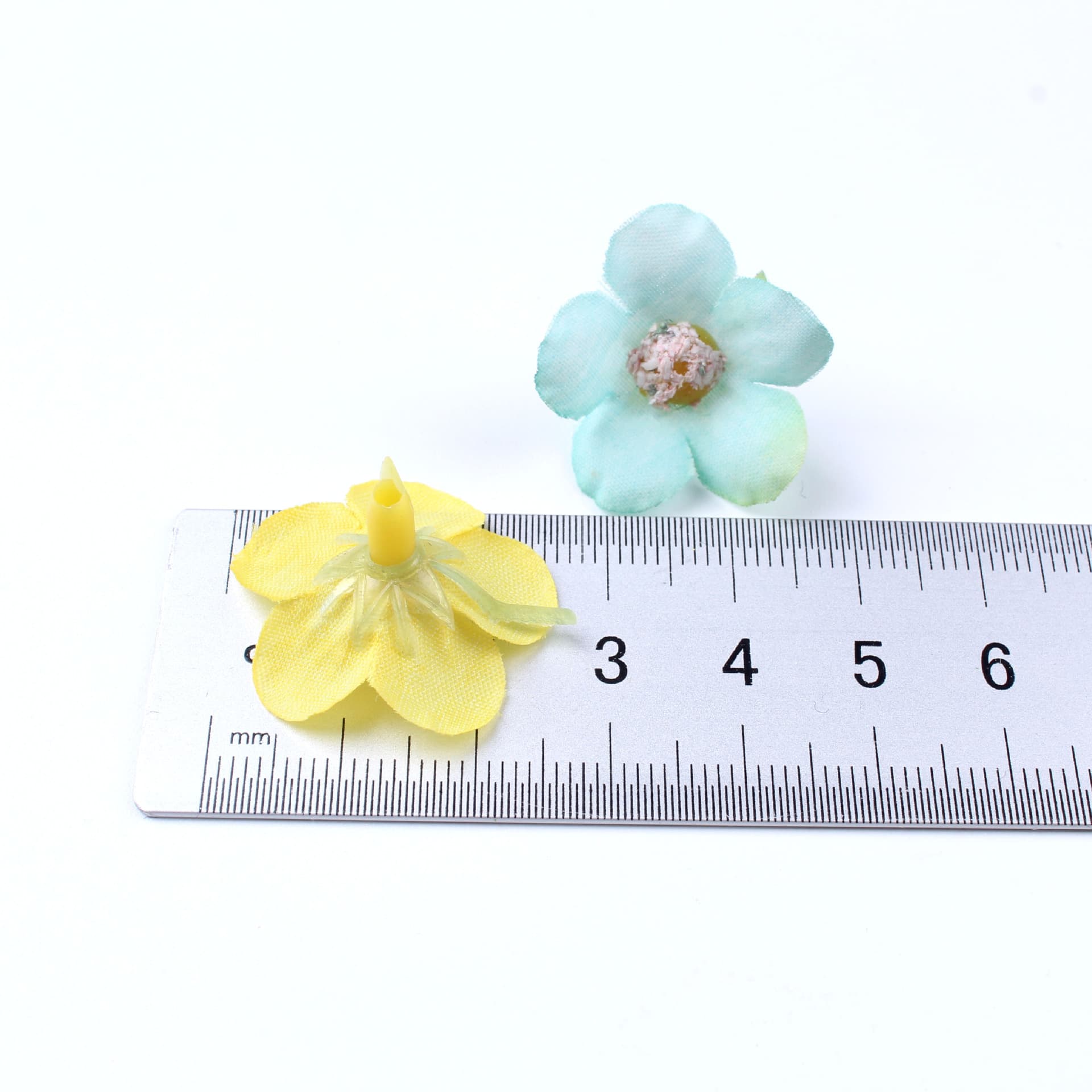 New flower 2cm multi -color daisy head mini silk flower furry flower ring clipage accessories home wedding decoration 5