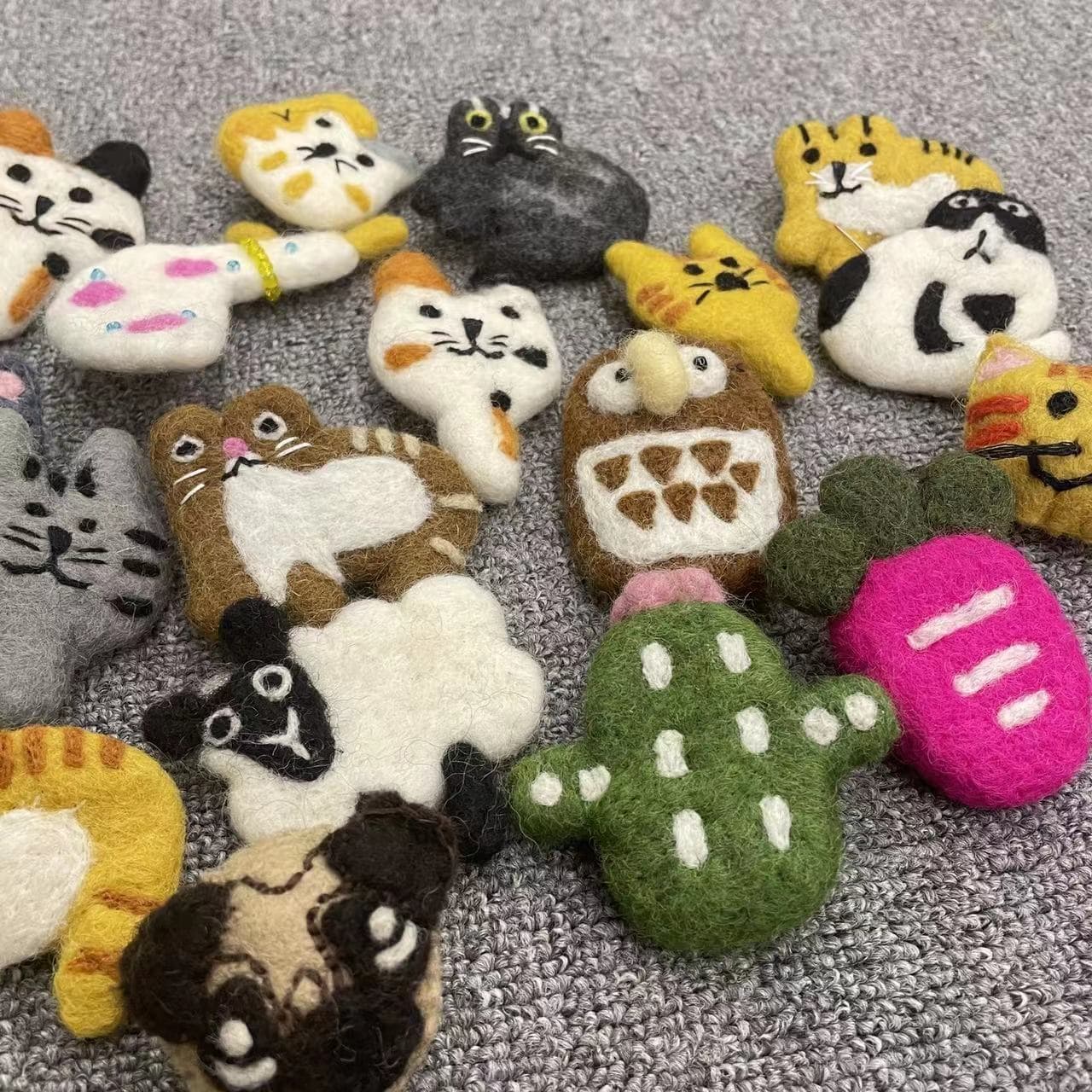Wool felt handmade, cartoon cute brooch, accessory, cat 4