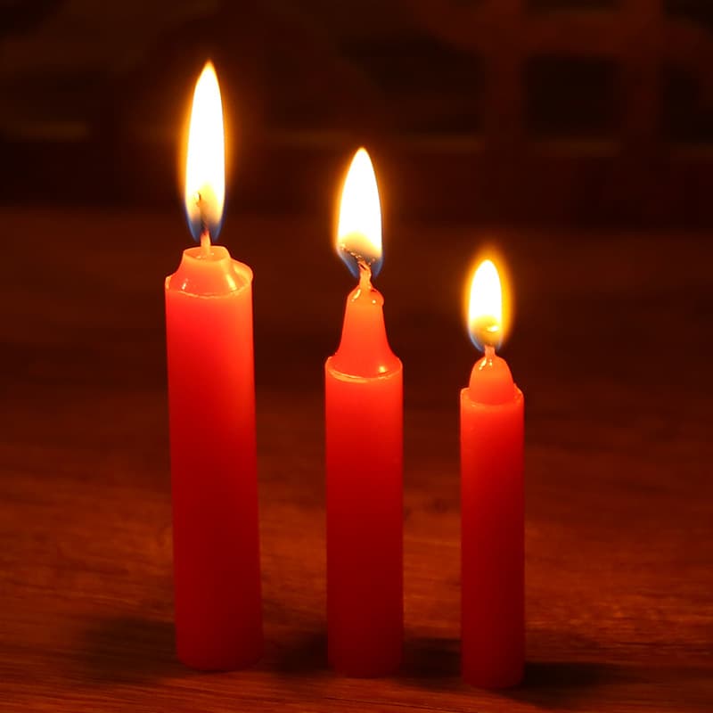Small red candle, lights, flashlight 4