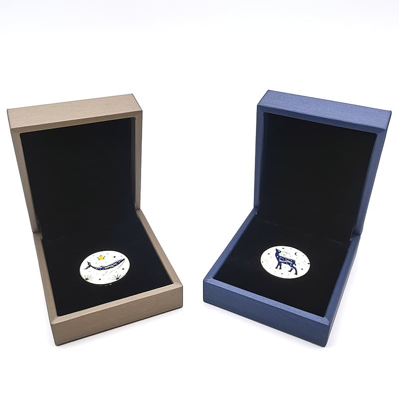 High-end polyurethane badge, brooch, silver coin, metal storage box, (Physicals), gold and silver, with your logo imprint 4
