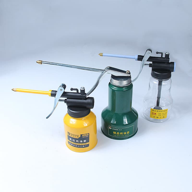 Engine oil, sprayer, transparent lubricant with gears