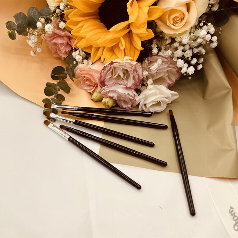 Plastic cosmetic brush, direct factory sales 2