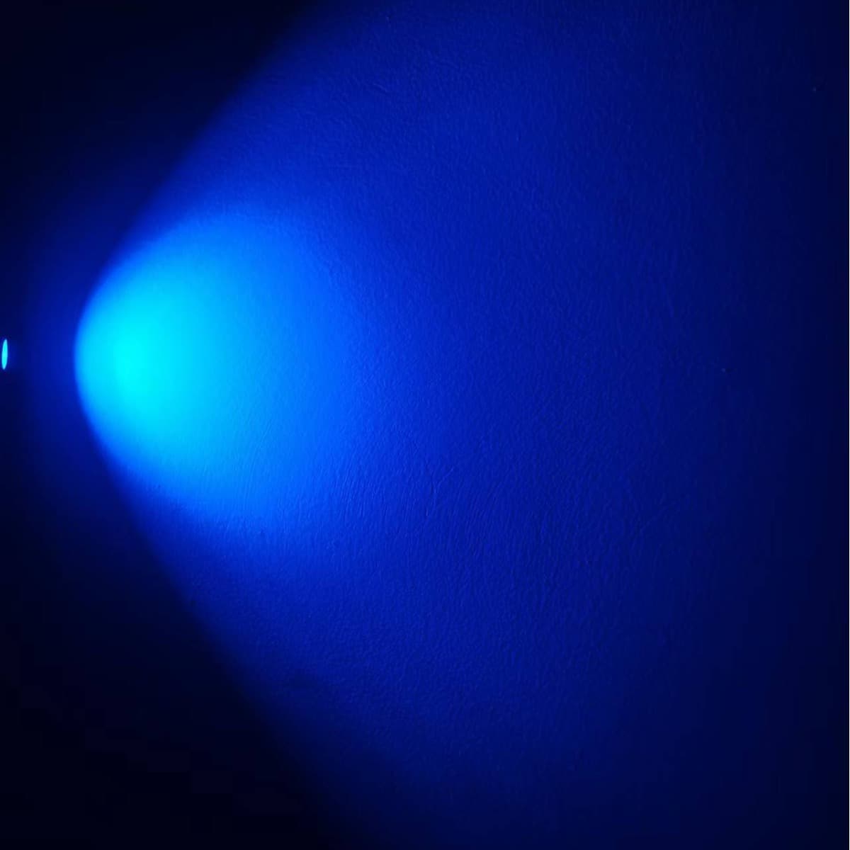 Car sole 8-color induction atmosphere light car indoor LED light three-core lamp bead decorative car light wholesale customization 2
