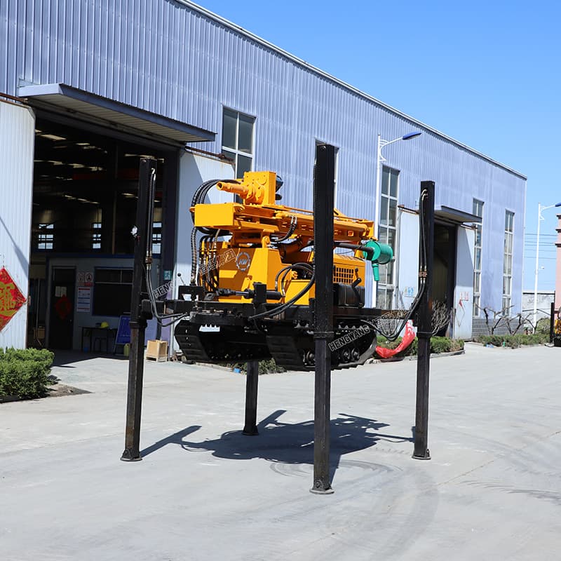 Well drilling rig Crawler hydraulic high-leg hydraulic well drilling rig Diesel water well drilling rig 4