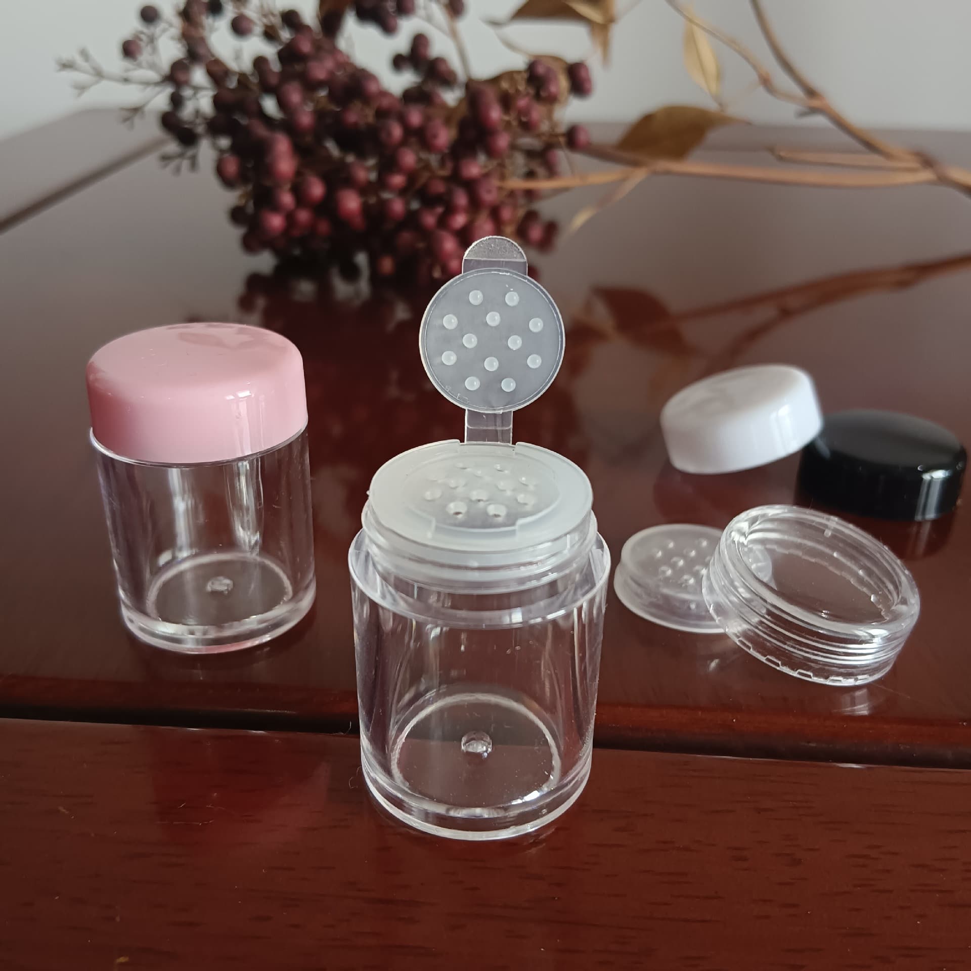 Manufacturer supplies 3g5g8g10g single-hole porous flip-top small powder bottle with inner plug for nail powder bottle cosmetic packaging materials 3
