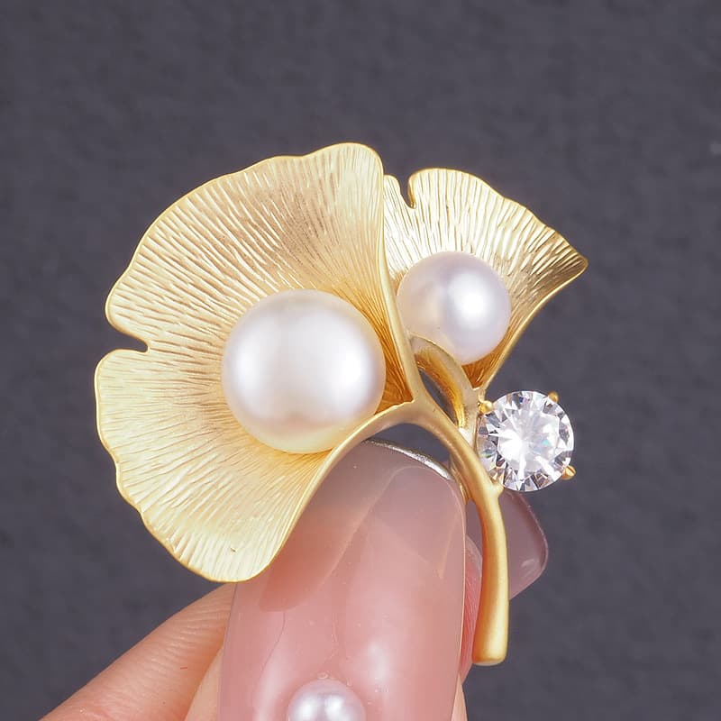 Brooch pearl, protective underware, golden face blush, pin, jacket, suit, accessory, pearl silver, internet celebrity, clips included 2