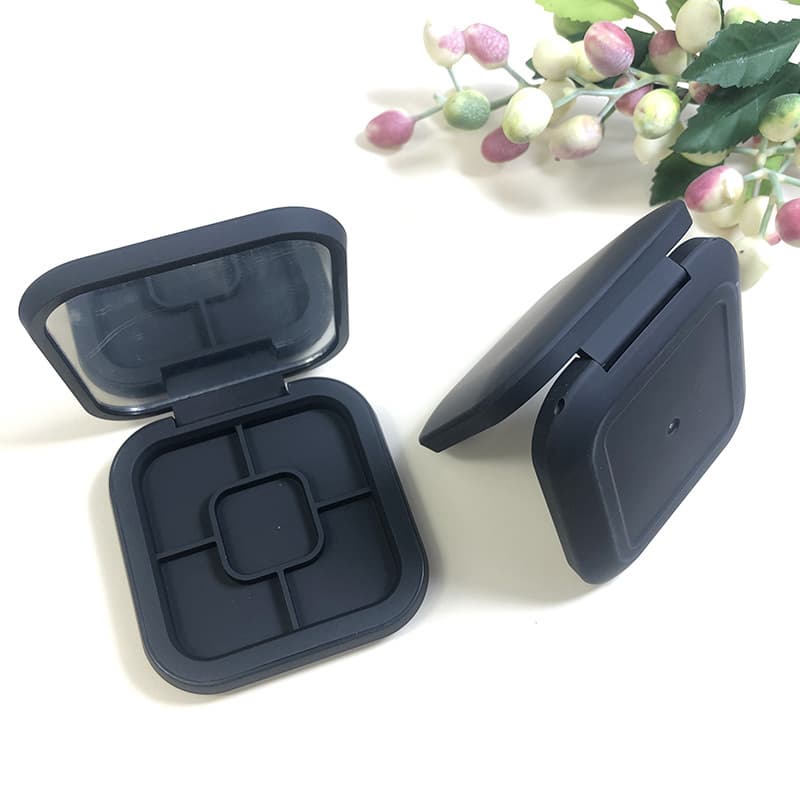 Square Multi-Color Eyeshadow Palette with Magnetic Case 4