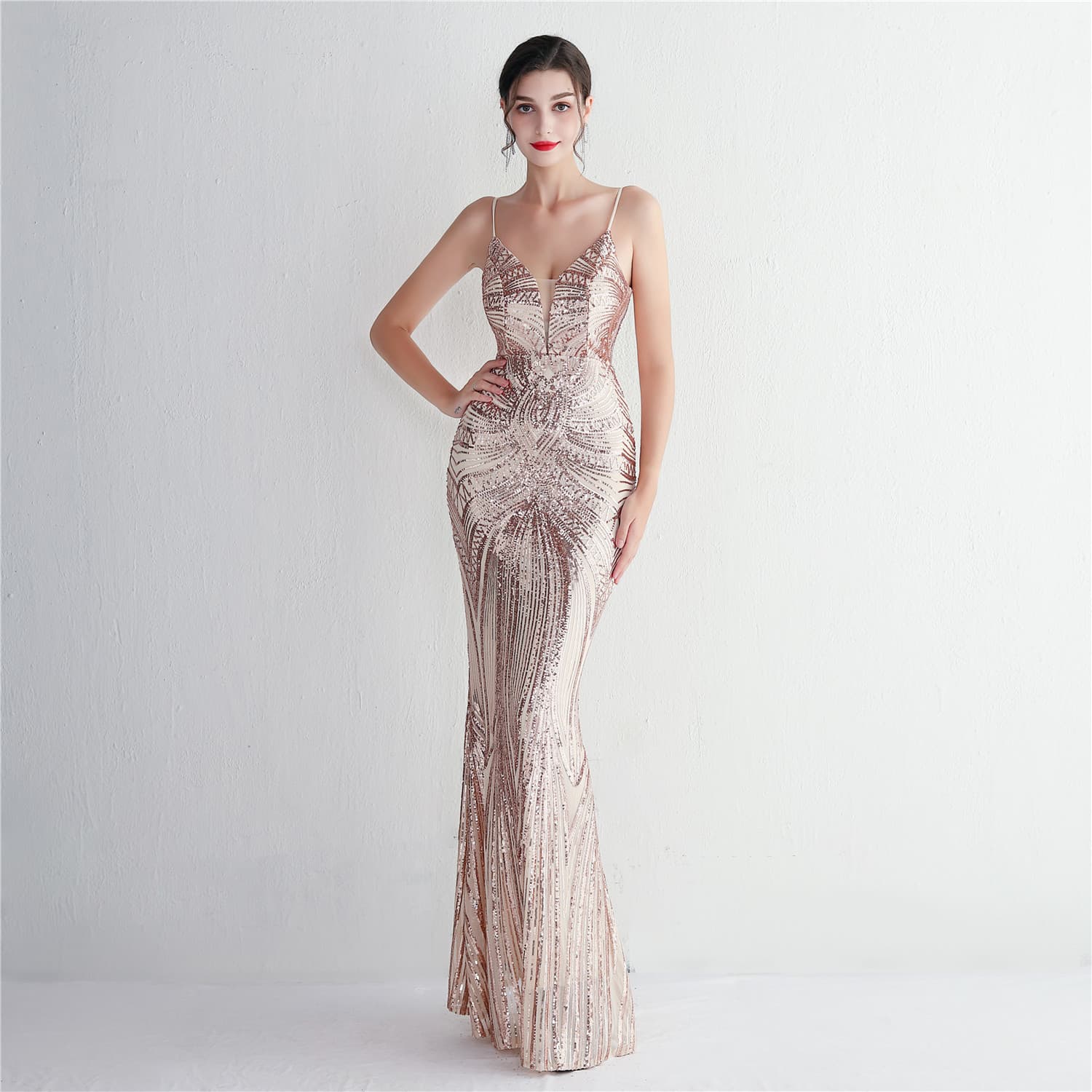 Long evening dress, city style, with sequins, slim fit 4