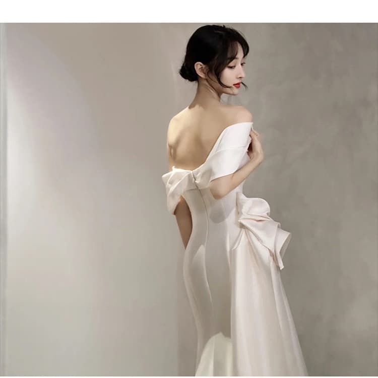 White wedding dress, evening dress for bride, skirt, french style, "fish tail" cut, lace dress, open shoulders 4