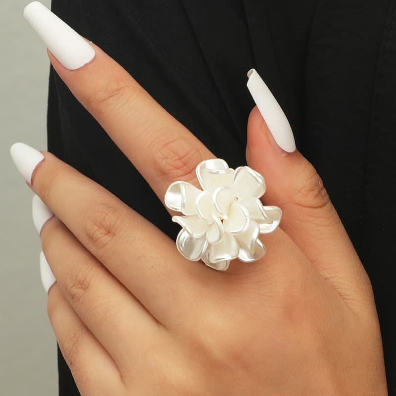 Fashionable ring, mountain tea, European style, flowered, french style
