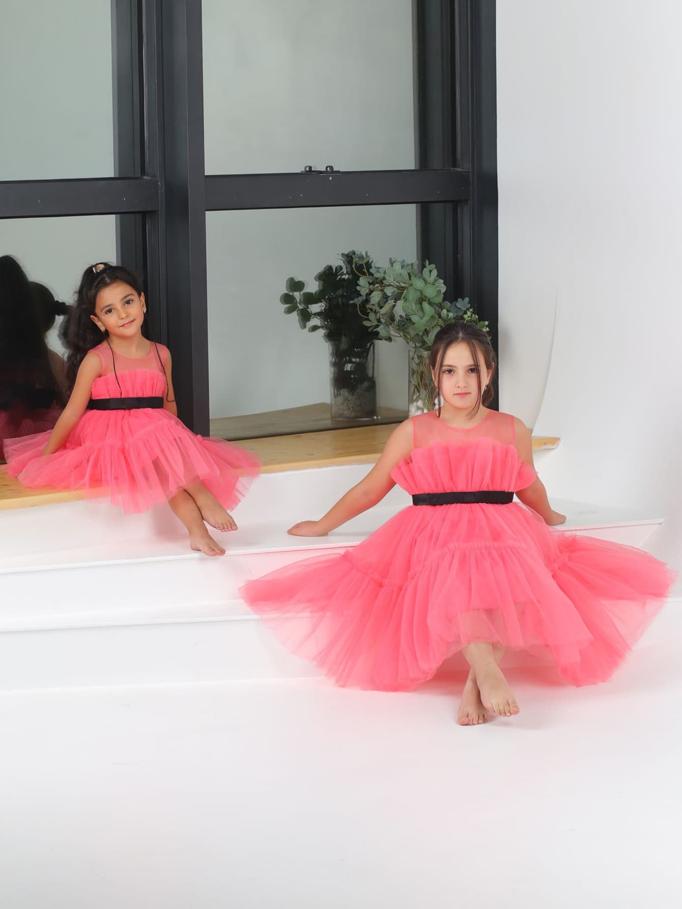 Small princess costume, children's wedding dress, evening dress, mannequin head, children's clothing, for catwalk
