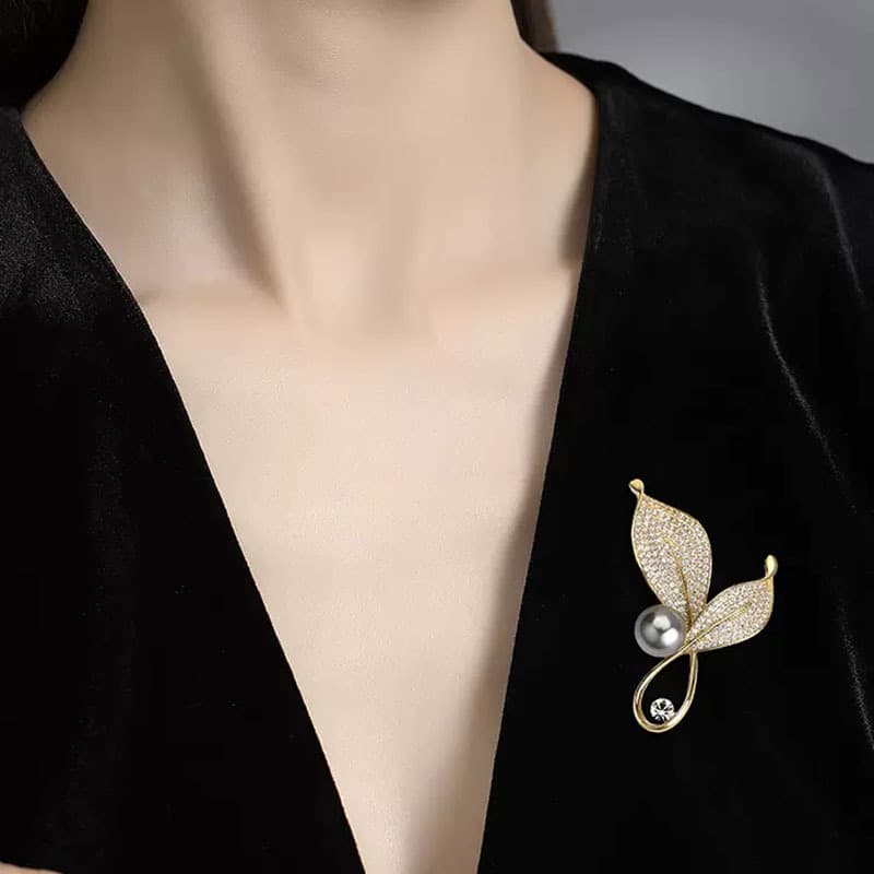 High-end brooch pearl, sophisticated protective underware lapel pin, suit, pin, accessory, 2025 years, Chanel style 2