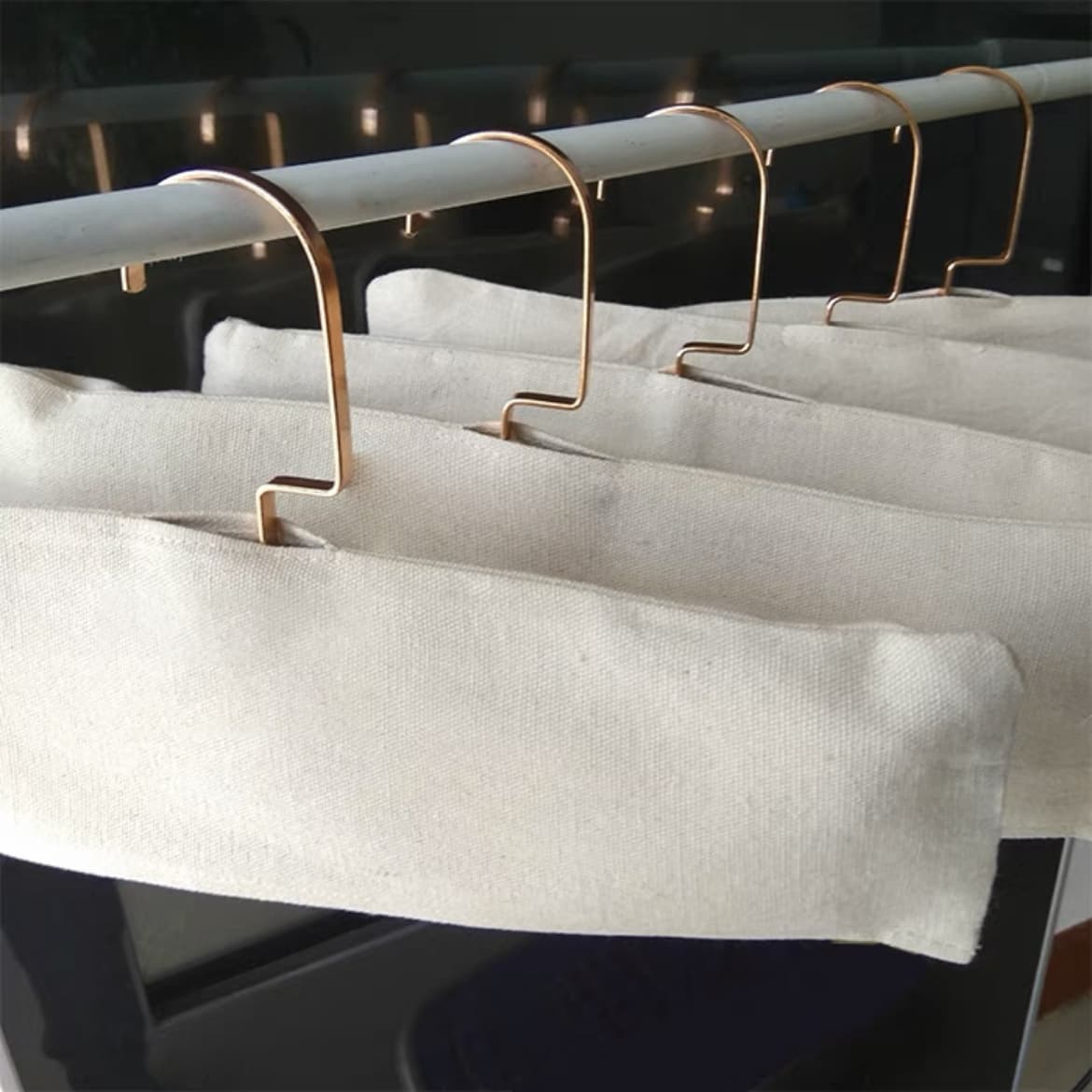 Non-slip cotton hanger, dustproof lanyard holder, storage system for traveling, cotton and linen, with your logo imprint 9
