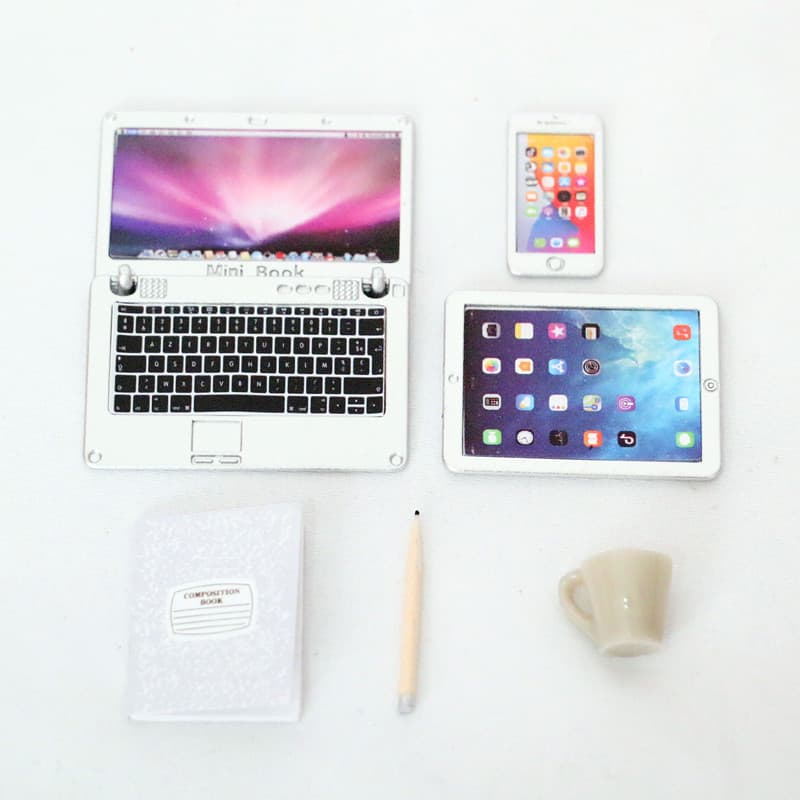 Small doll house, tablet mobile phone, folding realistic laptop, table lamp, set for office 4