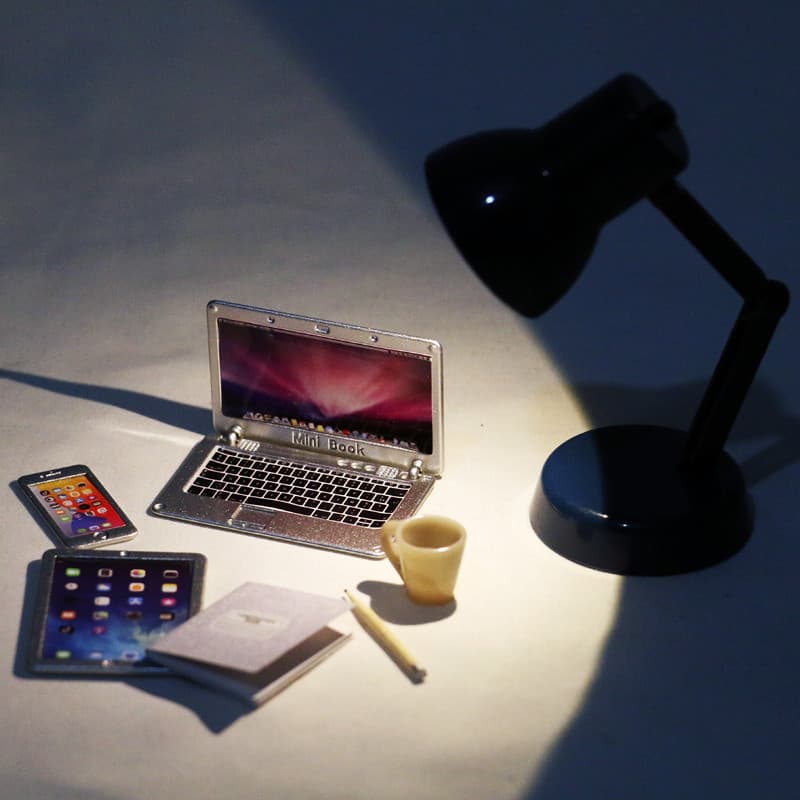 Small doll house, tablet mobile phone, folding realistic laptop, table lamp, set for office