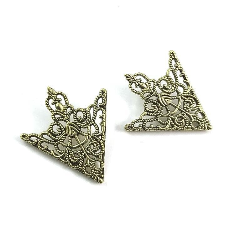 Retro triangle, fashionable accessory for men and women, brooch, badge, European style 5