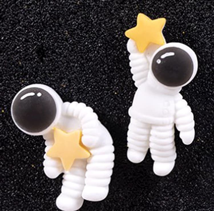 Cream hair accessory handmade, footwear buckle, headphones, astronaut, DIY 1