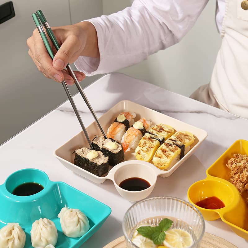 Japanese dumpling plate with vinegar plate creative plastic dinner plate sushi plate home snack plate square snack plate French fries plate 3